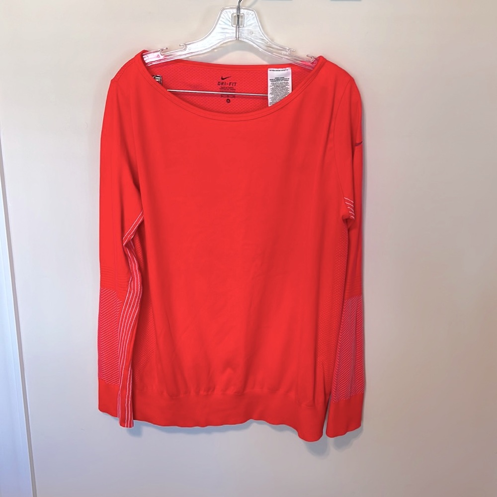 Nike Women’s Dri-Fit Knit Epic Long Sleeve Crew Top / Size XL / Laser Crimson